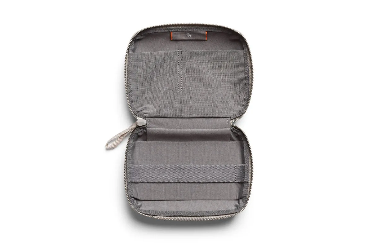 Bellroy Tech Kit Compact in Saltbush